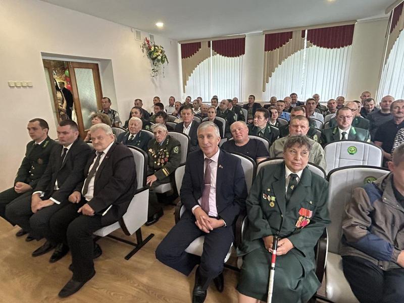 Свой профессиональный праздник - День работников леса - отмечают сотрудники ГЛХУ 